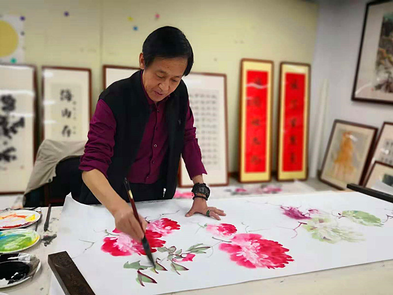 著名画家、牡丹画大师李幼华：56朵“巨幅牡丹”献“两会”